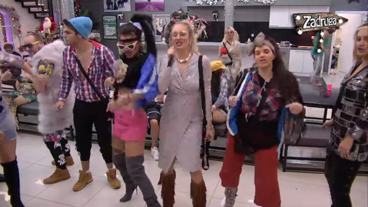 ТИ МЕ НЕ ВОЛИШ, ШТА ОНА ИМА ШТО НЕМАМ ЈА?! Луна посветила песму Слоби, па му поручила ово! (ВИДЕО)